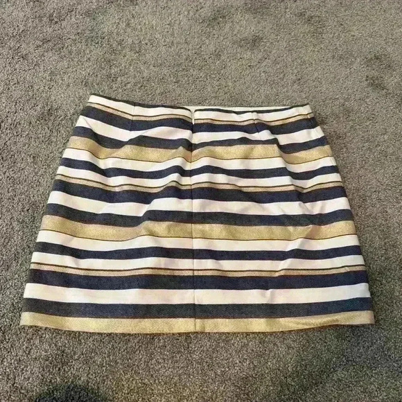 NWT J.Crew Women's Pencil Skirt Size 10 - Picture 4 of 4